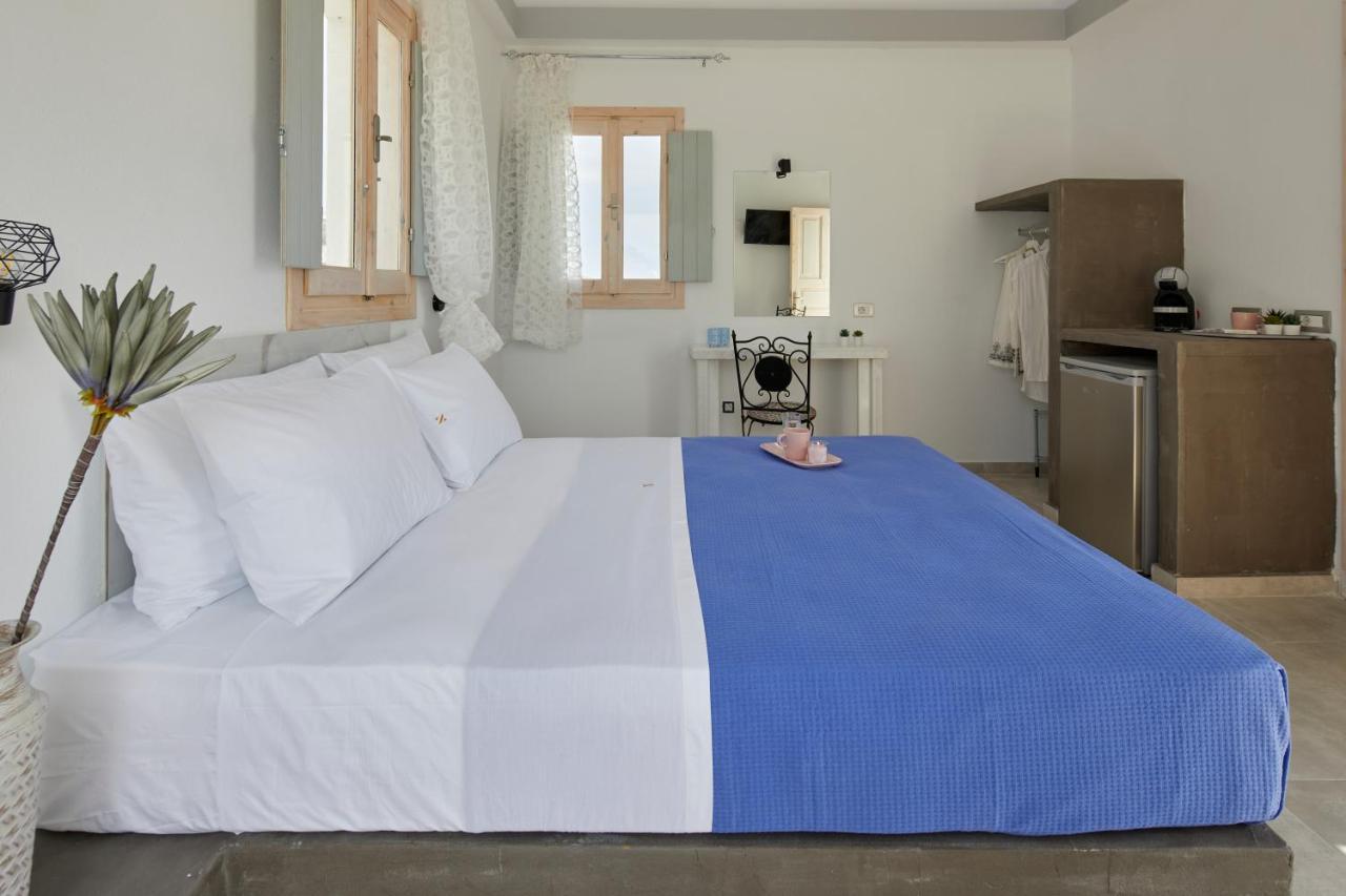 Nalu Hotel Fira (Santorini)