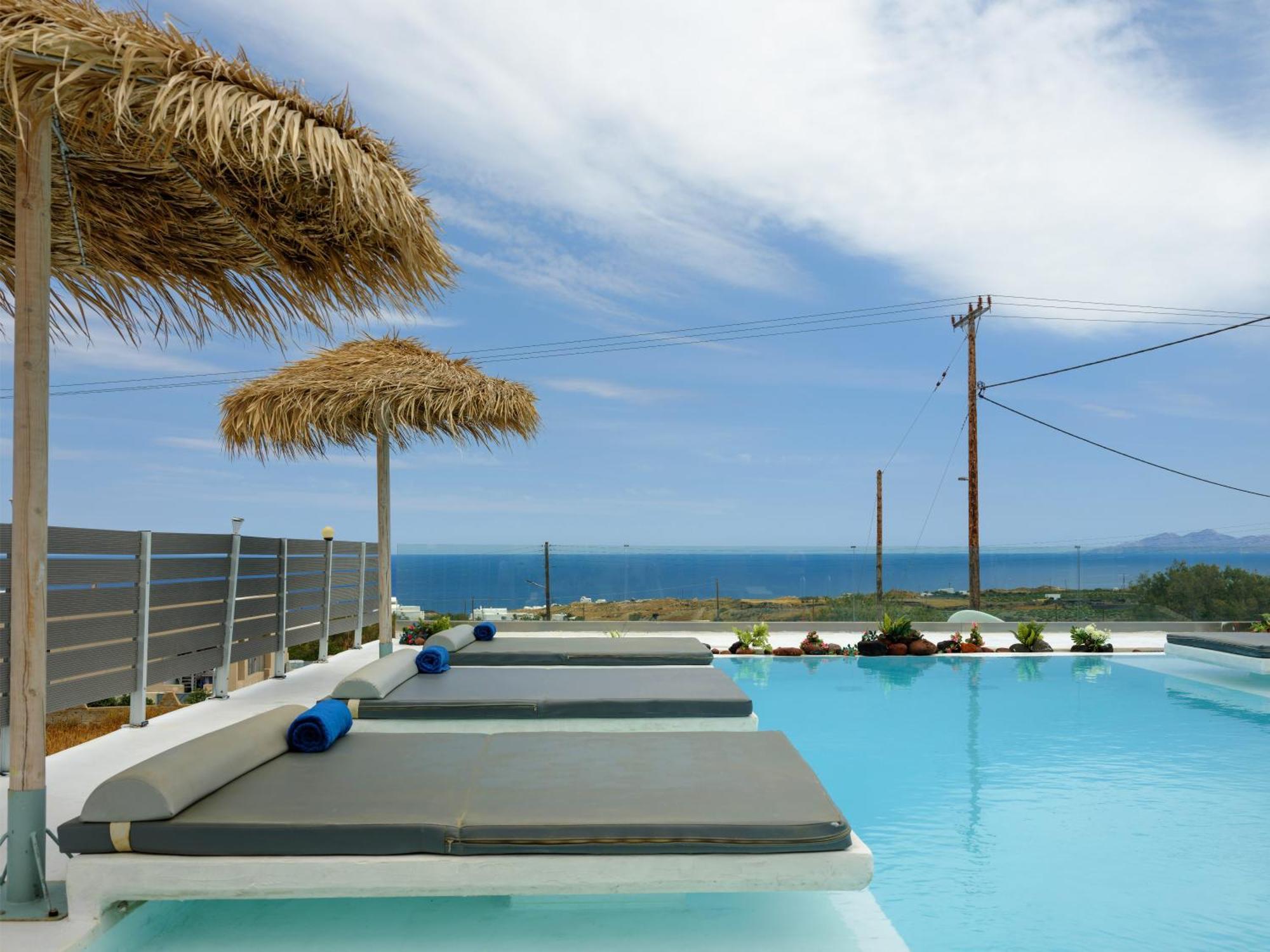 Nalu Hotel Fira (Santorini)