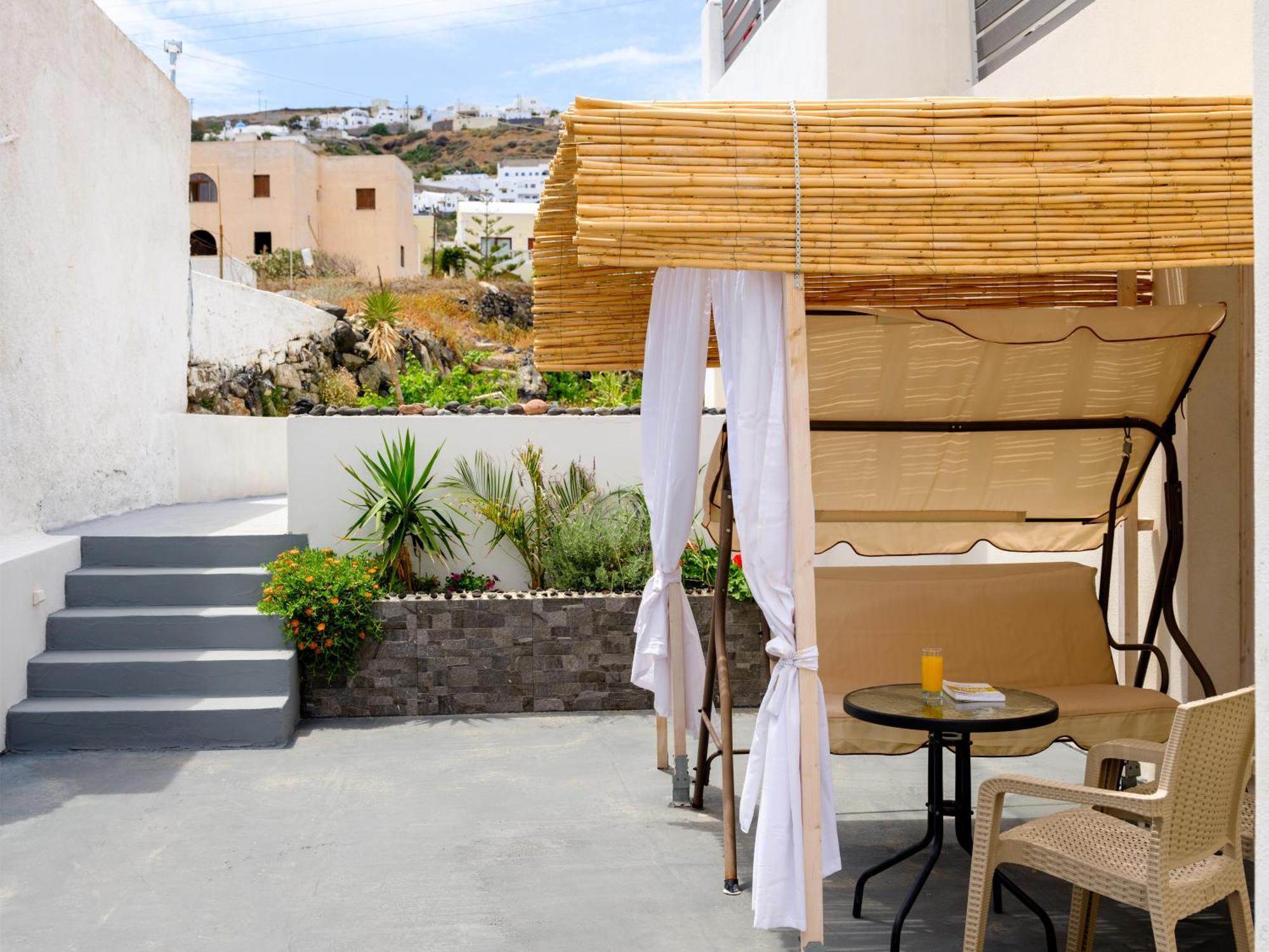 Nalu * Fira (Santorini)